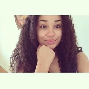 Meet your Posher, Chloe